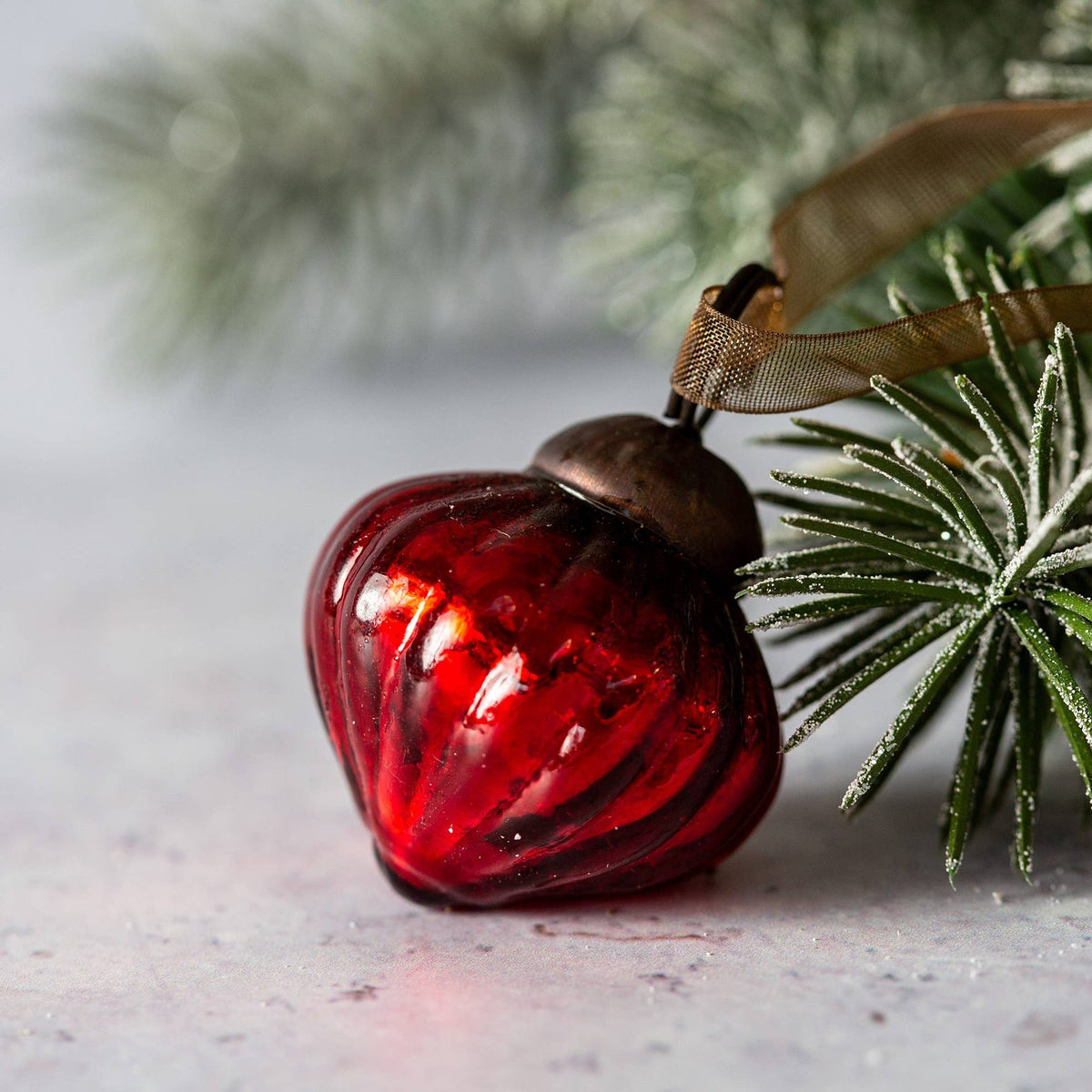 Set Of 6 Red Ribbed Glass Lantern Christmas Baubles With Ribbons