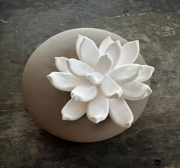 Handmade Light Brown Ceramic Pebble & Porcelain White Lily Oil Diffuser 4