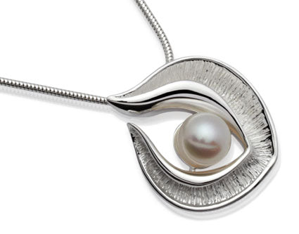 Pearl Set Textured Silver Pendant